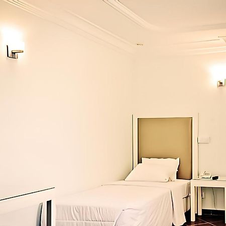 Hotel Raya Tichy Exterior photo